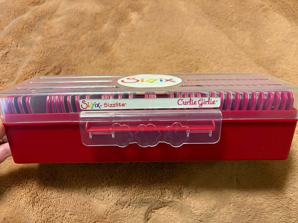 Sizzix Sizzlits Curlie Girlie Alphabet and Numbers Die Set with Storage Case